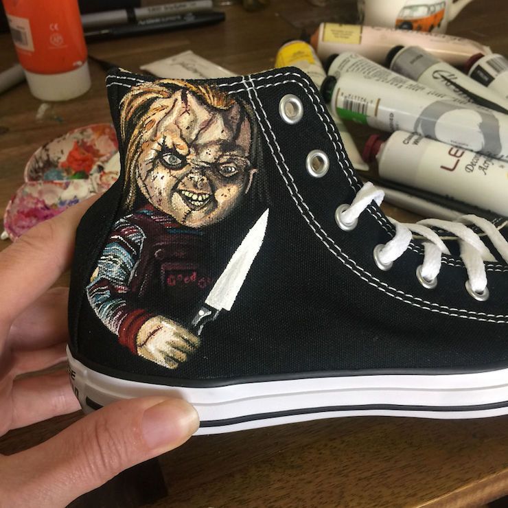 Cette artiste personnalise vos chaussures avec des personnages de films d’horreur #8
