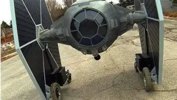 Star Wars : un fan fabrique son Tie-fighter téléguidé
