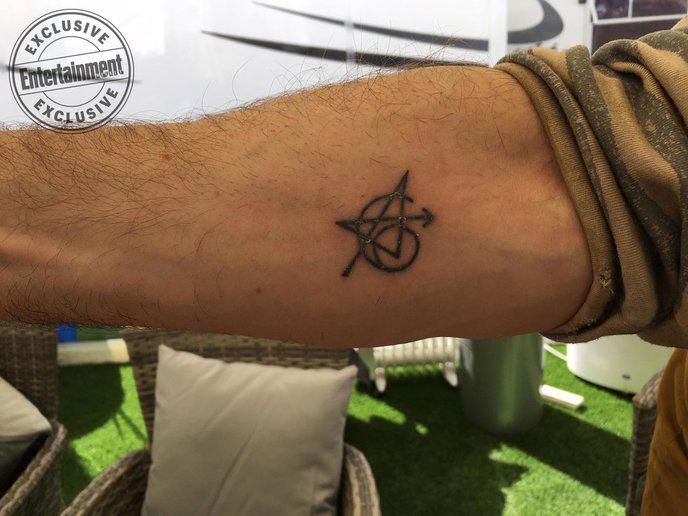 Avengers Infinity War : les acteurs se font tatouer le logo des Avengers pour fêter le succès du film #2
