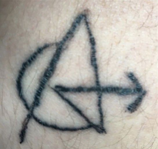 Avengers Infinity War : les acteurs se font tatouer le logo des Avengers pour fêter le succès du film #4