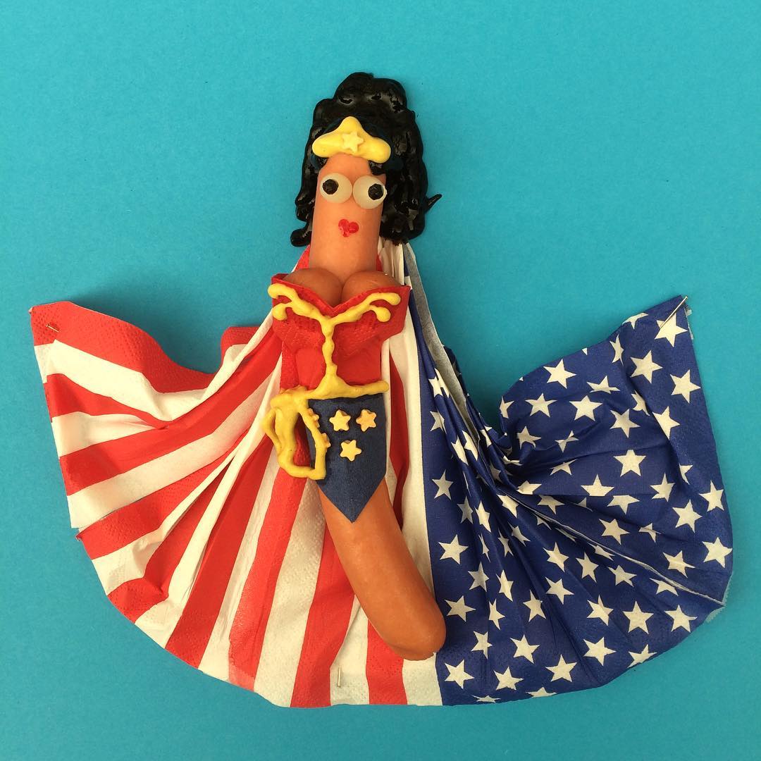 Il reproduit des personnages de la pop culture avec des hot-dogs #7
