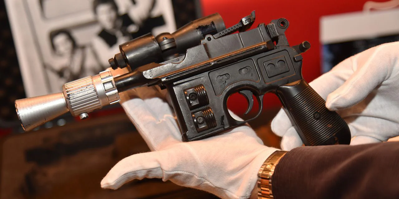 Star Wars : le blaster de Han Solo vendu à 550 000 dollars