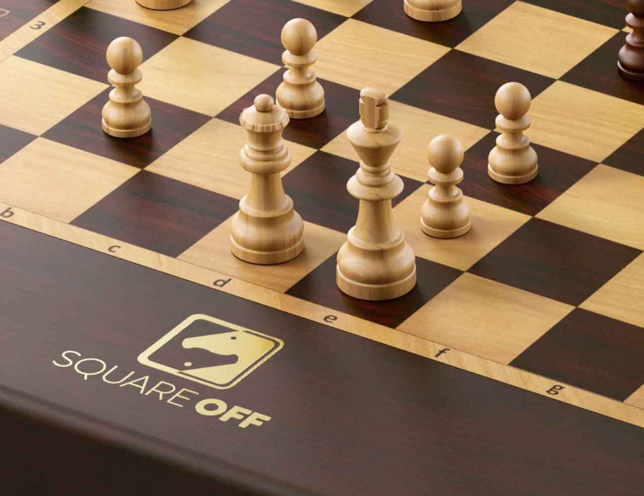 Sur ce jeu d’échecs connecté les pièces bougent toutes seules