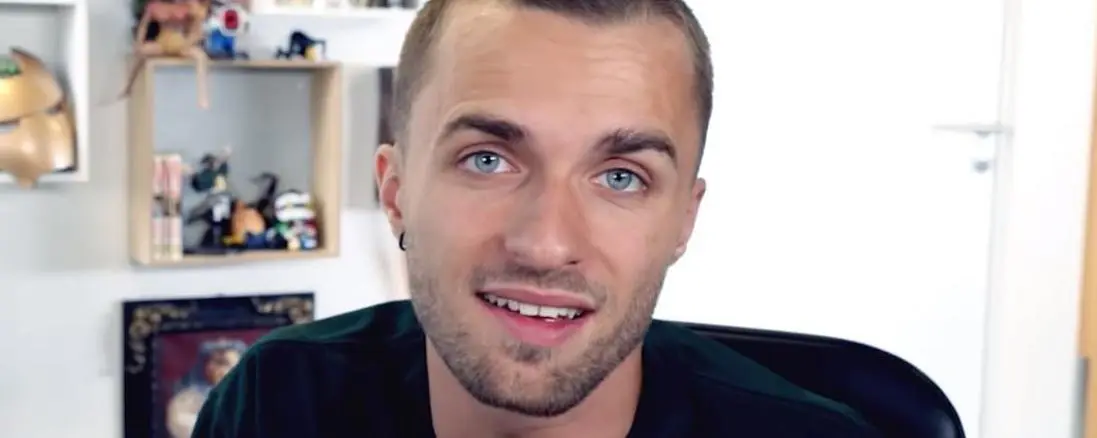 Squeezie dénonce les Youtubeurs qui abusent sexuellement des abonnés #BalanceTonYoutubeur
