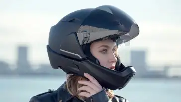 CrossHelmet : un casque de moto en réalité augmentée en vente prochainement