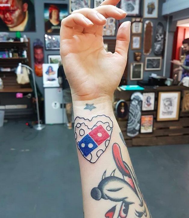 En Russie, Domino’s offre des pizzas à vie contre un tatouage et tout dérape #4