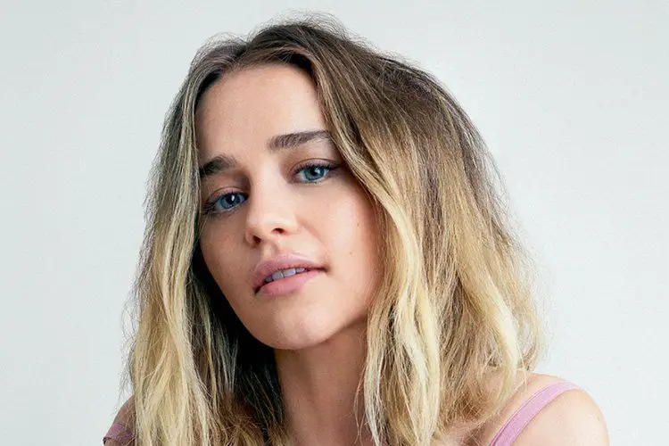 Game Of Thrones : Emilia Clarke s’offre un tatouage pour la fin de la série