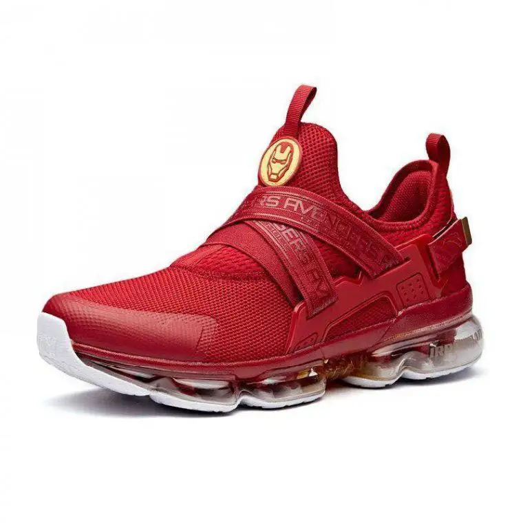 Marvel : des sneakers aux couleurs des Avengers