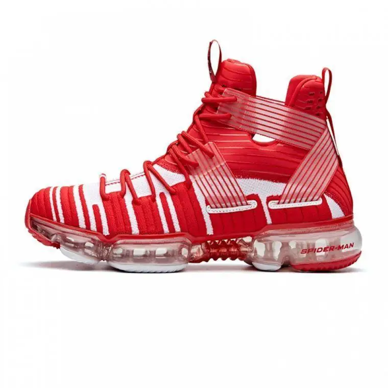 Marvel : des sneakers aux couleurs des Avengers #3