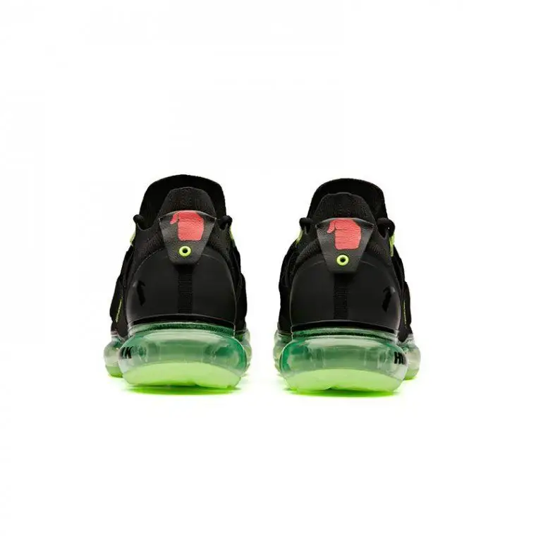 Marvel : des sneakers aux couleurs des Avengers #11