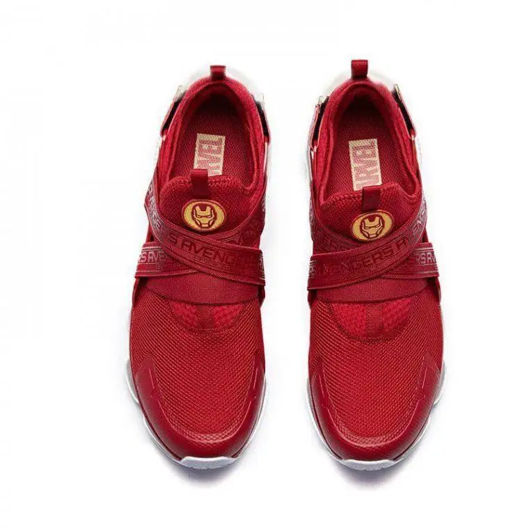 Marvel : des sneakers aux couleurs des Avengers #4