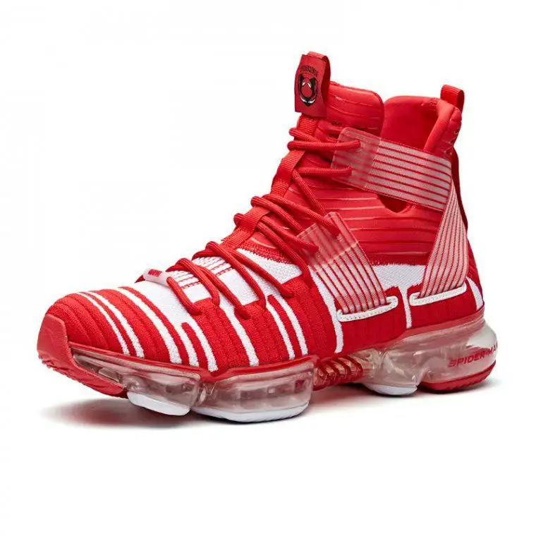 Marvel : des sneakers aux couleurs des Avengers #16