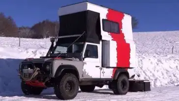 Un Land Rover Defender transformé en camping-car tout-terrain