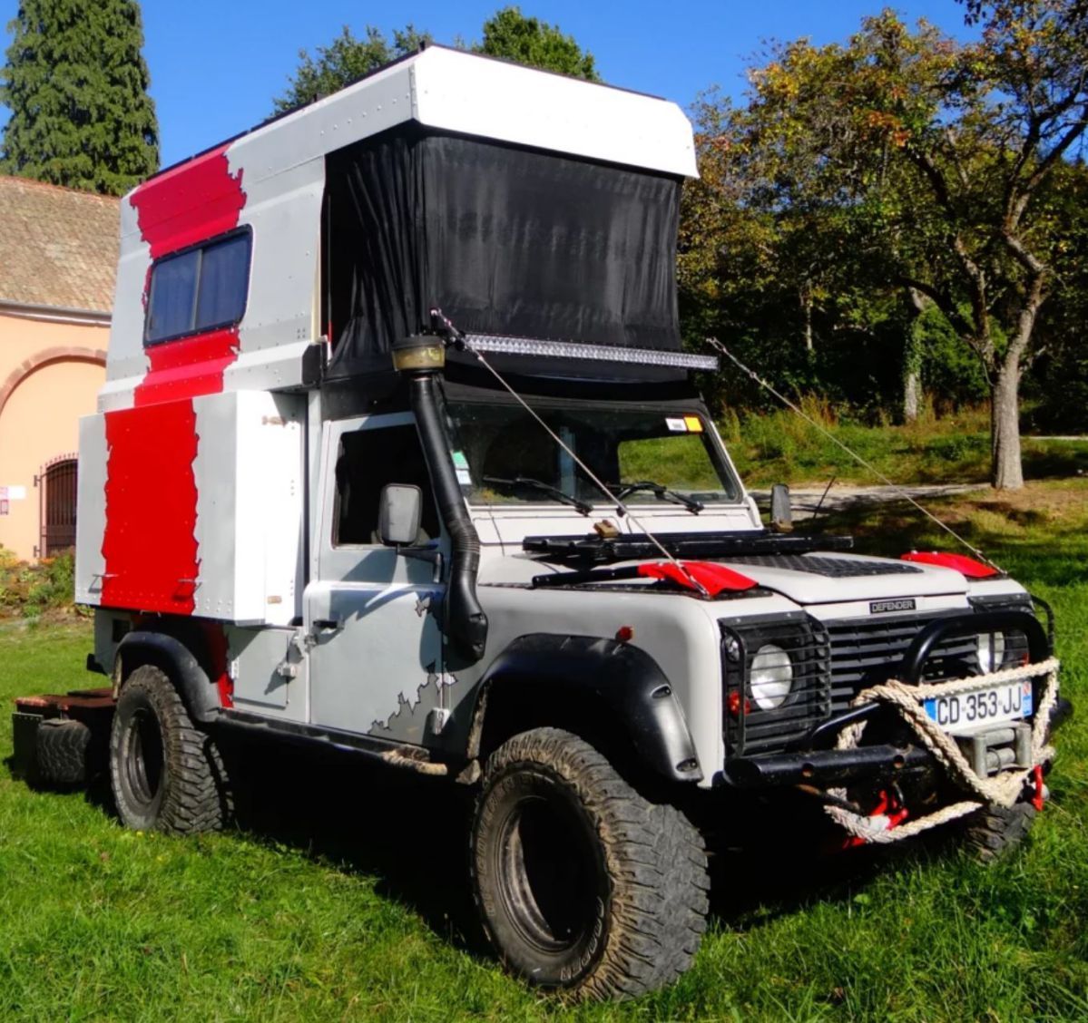 Un Land Rover Defender transformé en camping-car tout-terrain #6