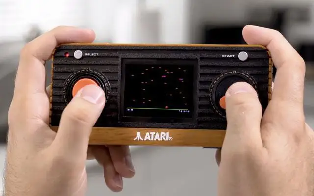 Atari présente sa console portable