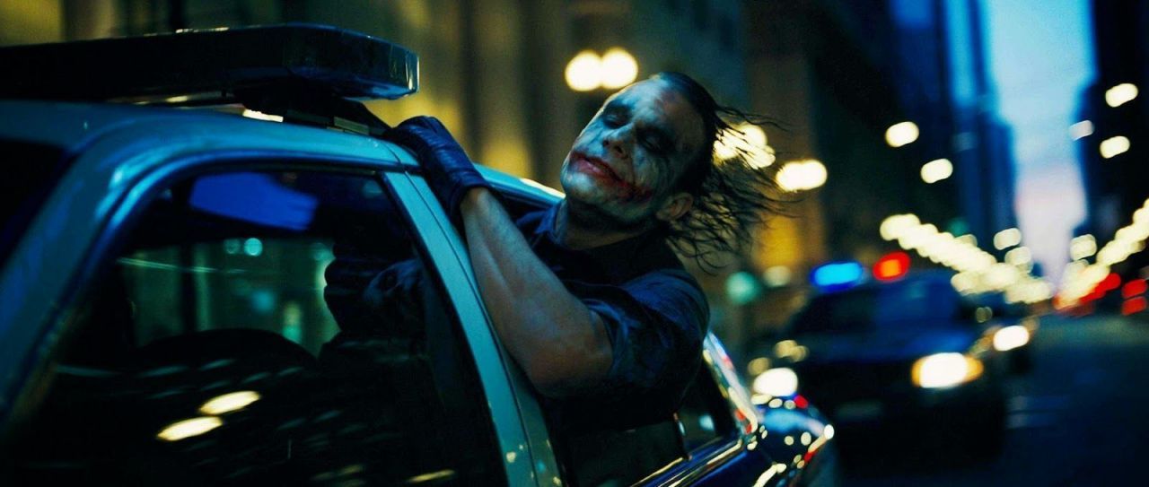 Déguisé en Joker, il terrorise l’Angleterre et finit en prison #2