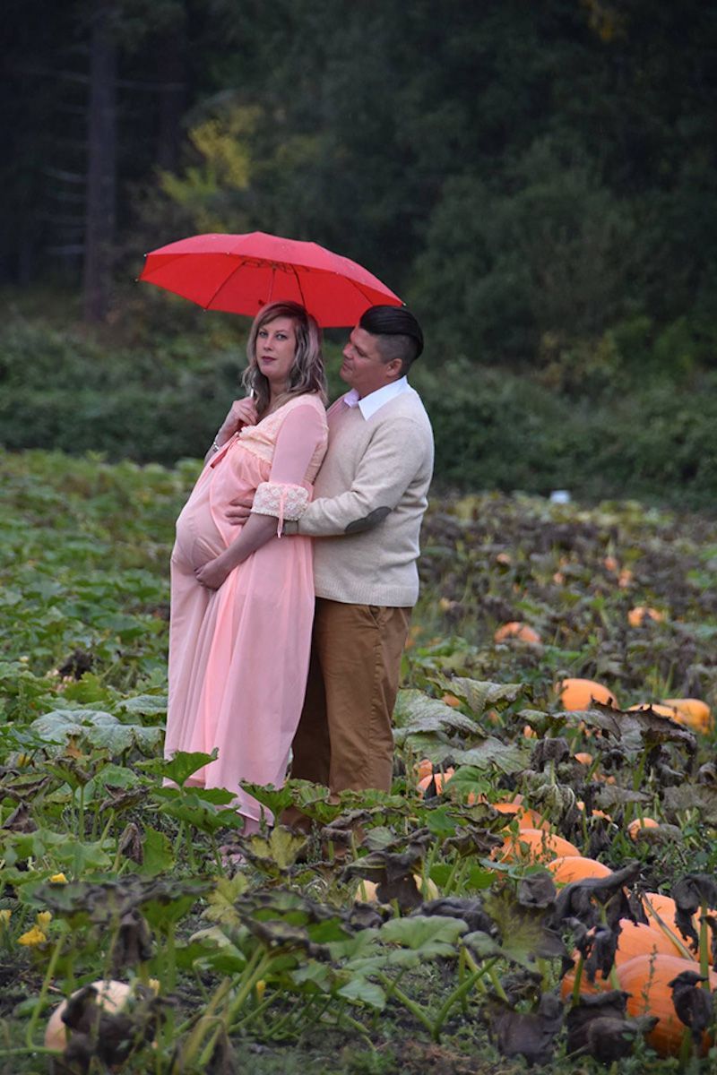 Ce shooting photo bébé parodie Alien avec beaucoup d’humour et de sang