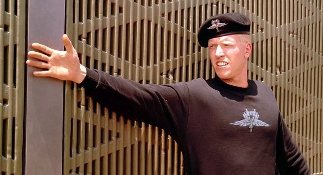 Starship Troopers : un acteur du film confirme qu’une série est en préparation avec le casting original #2