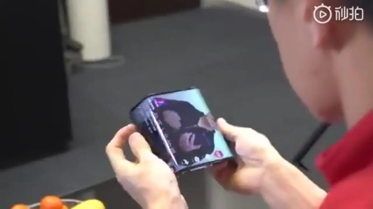 Smartphone pliable : le Xiaomi Mi Flex pourrait coûter moins de 1000 €
