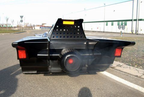 Batman : deux mécaniciens recréent la Batmobile du dessin-animé de 1992 #2