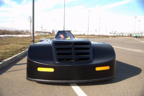Batman : deux mécaniciens recréent la Batmobile du dessin-animé de 1992 #6