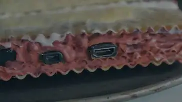Il construit un PC fonctionnel avec des lasagnes