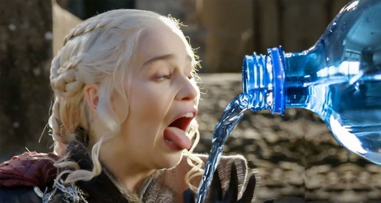 Game of Thrones : avez-vous vu la bouteille d’eau oubliée dans le dernier épisode ?