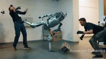 Un robot maltraité se rebelle contre ses créateurs