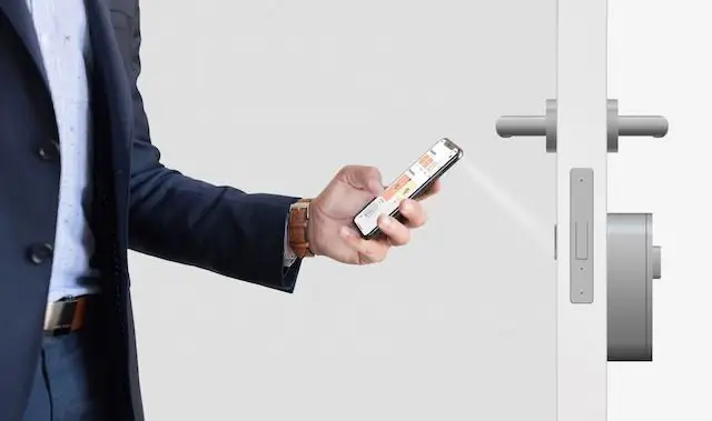 Havr Brightlock : cette serrure connectée se déverrouille avec le flash de votre smartphone