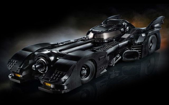 LEGO lance sa plus grande version de la Batmobile de Tim Burton #6