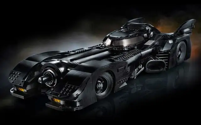 LEGO lance sa plus grande version de la Batmobile de Tim Burton #6