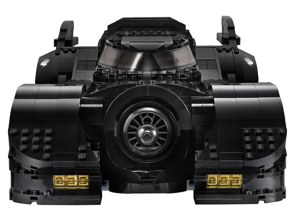 LEGO lance sa plus grande version de la Batmobile de Tim Burton