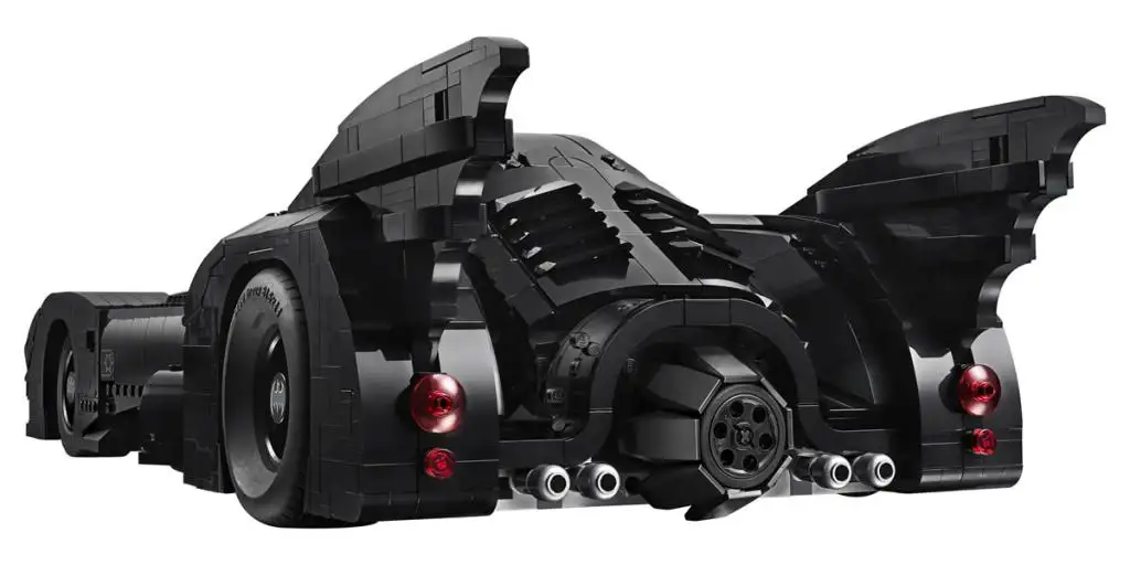 LEGO lance sa plus grande version de la Batmobile de Tim Burton #5