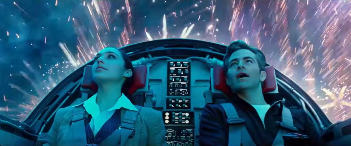 Wonder Woman 1984 s’offre une première-bande annonce explosive et rétro