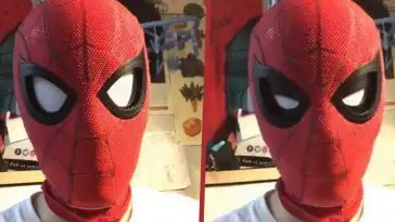 Ce masque de Spider-Man reproduit le célèbre mouvement des yeux du tisseur
