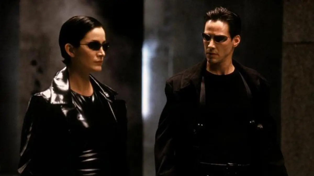 Matrix 4 : les premières images de Keanu Reeves et Carrie-Anne Moss en plein tournage