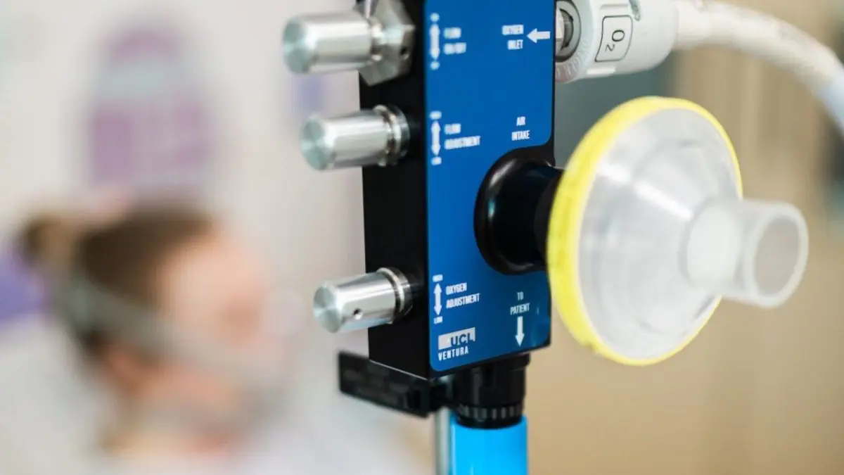 Coronavirus : Mercedes fabrique 1000 respirateurs par jour