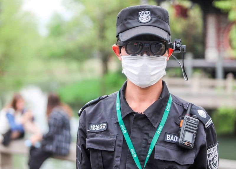 Coronavirus : une société chinoise lance des lunettes thermiques connectées pour détecter les malades