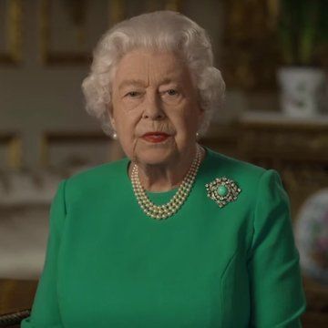 La tenue de Reine Elisabeth II détournée par les internautes