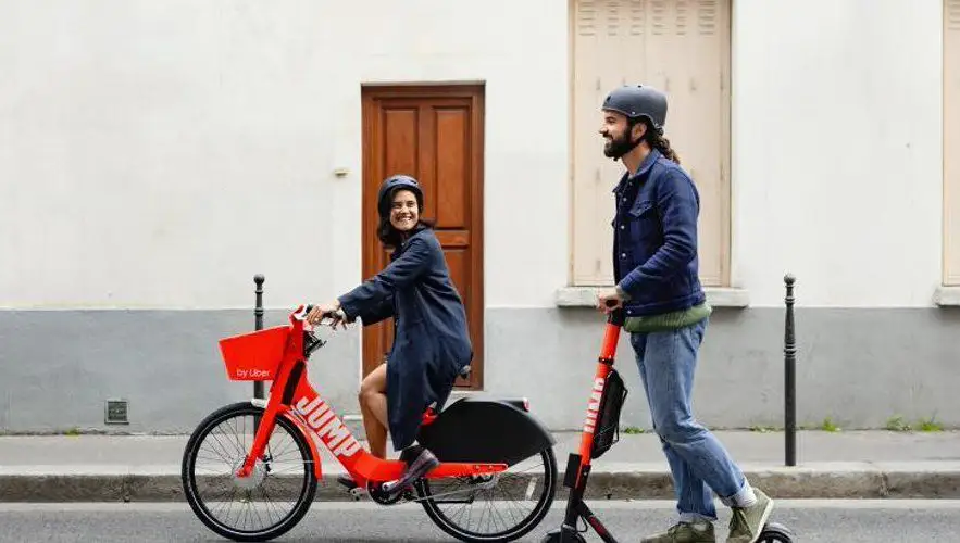 Clap de fin pour les vélos et trottinettes électriques JUMP