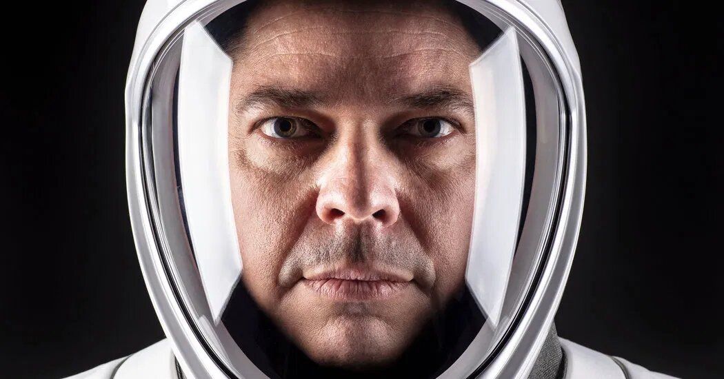 SpaceX : les combinaisons des astronautes ont été imaginées par le créateur des costumes de Batman