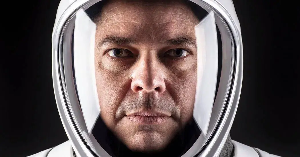 SpaceX : les combinaisons des astronautes ont été imaginées par le créateur des costumes de Batman