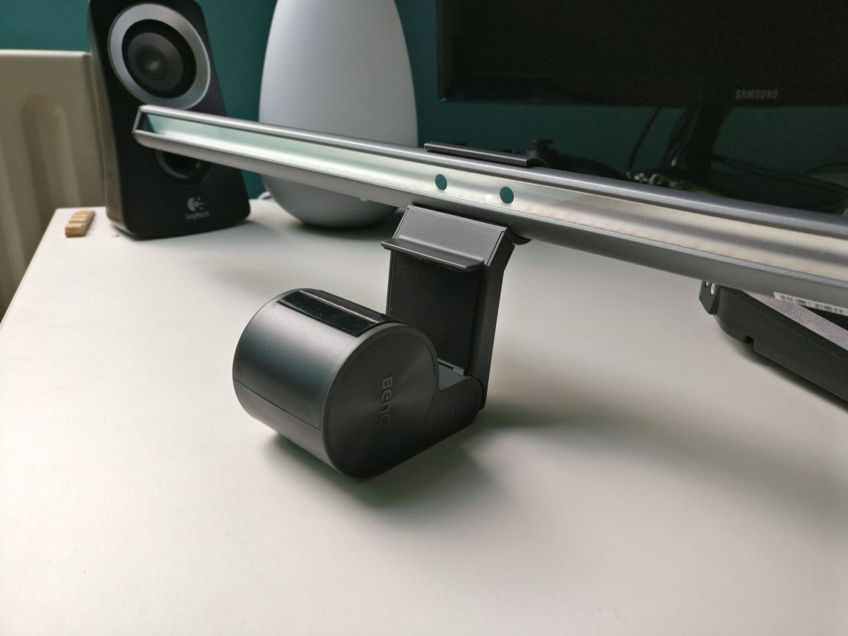 Test ScreenBar Plus : une lampe BenQ pour éclairer bureau et clavier #15