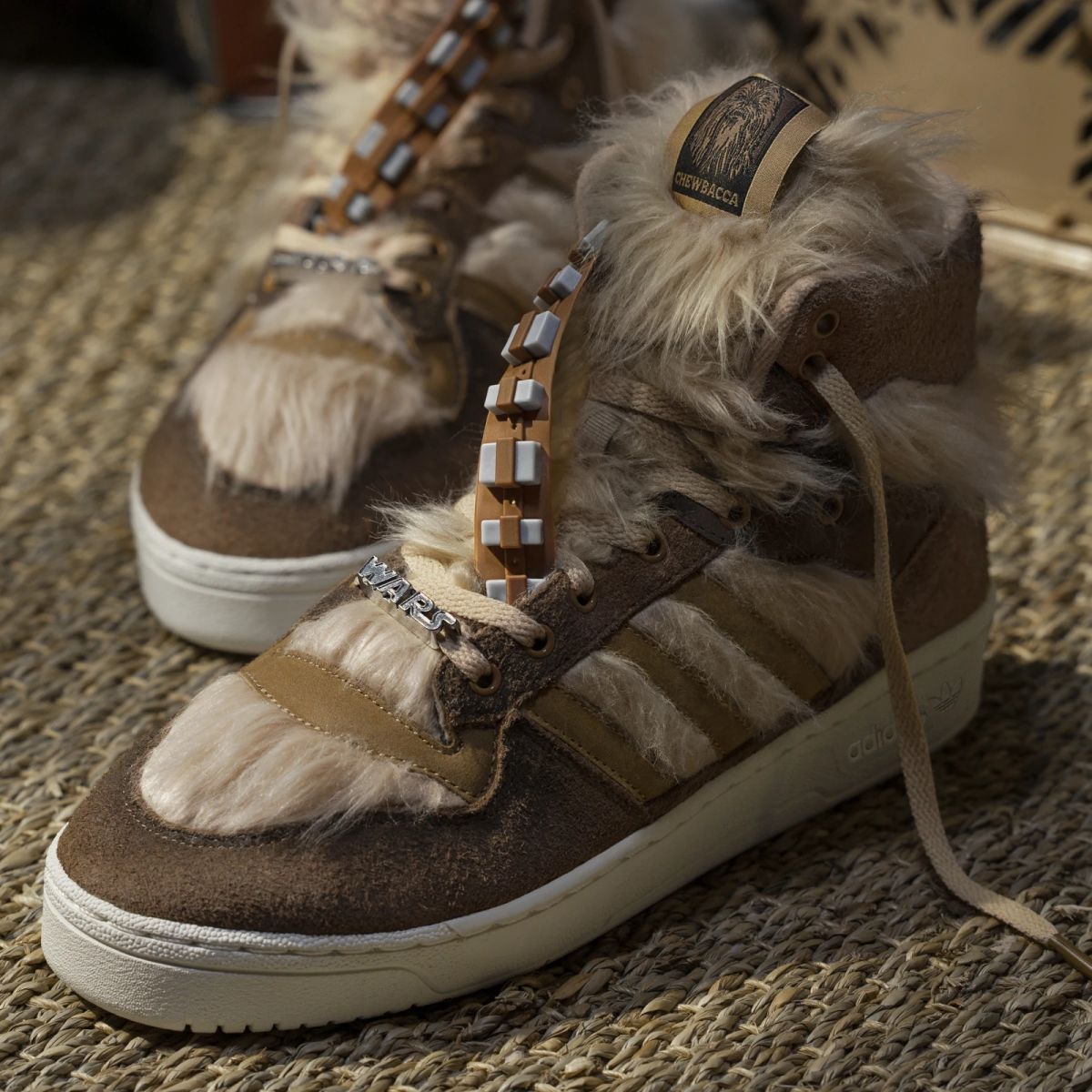 Adidas propose des baskets poilues à l’effigie de Chewbacca #3