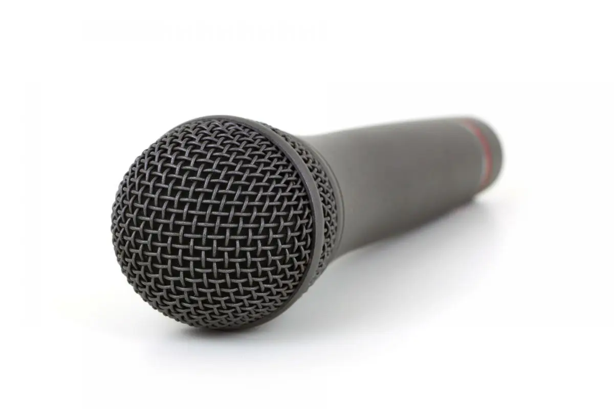 Google propose une fonction pour trouver une chanson en la chantonnant
