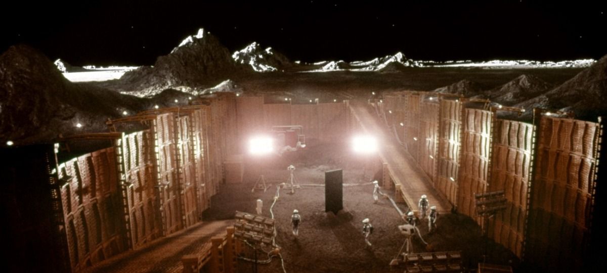 2001 l’Odysée de l’espace : un monolithe mystérieux découvert en plein désert