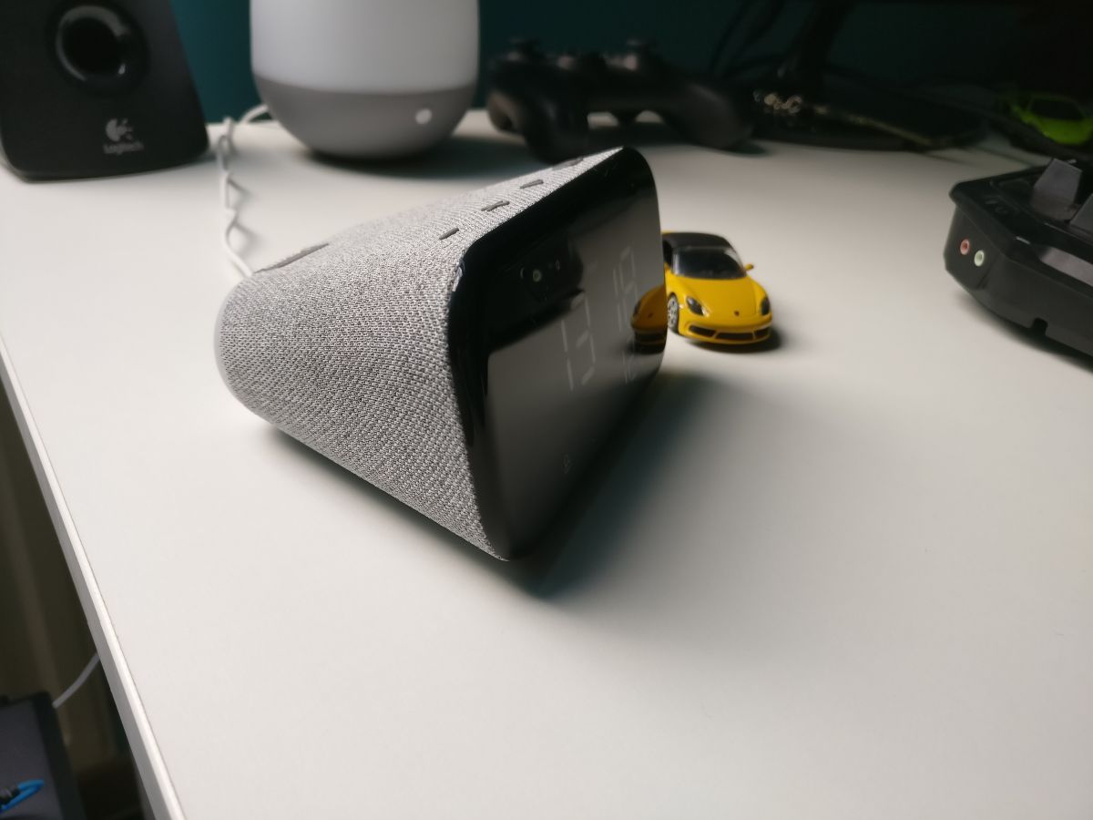 Lenovo Smart Clock Essential : un réveil connecté avec assistant Google