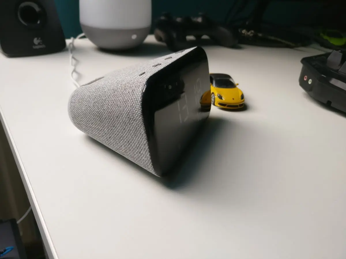 Lenovo Smart Clock Essential : un réveil connecté avec assistant Google