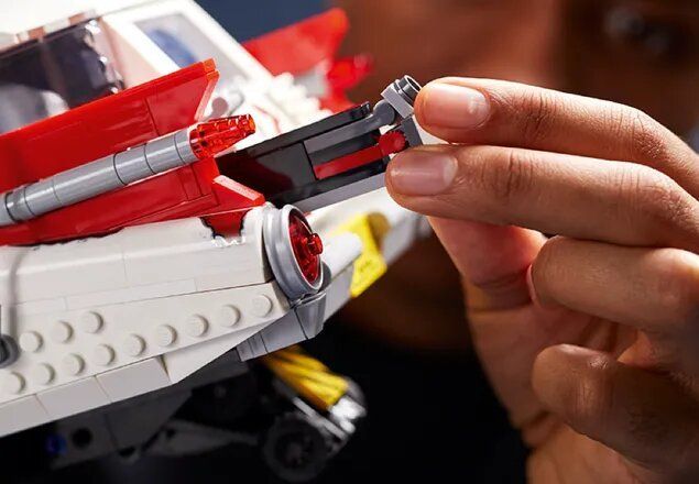 SOS Fantômes : LEGO lance une « Ecto One » de plus de 2000 pièces #3