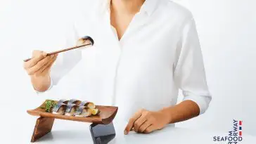 Ce plateau de Sushis vous empêche de tripoter votre smartphone à table